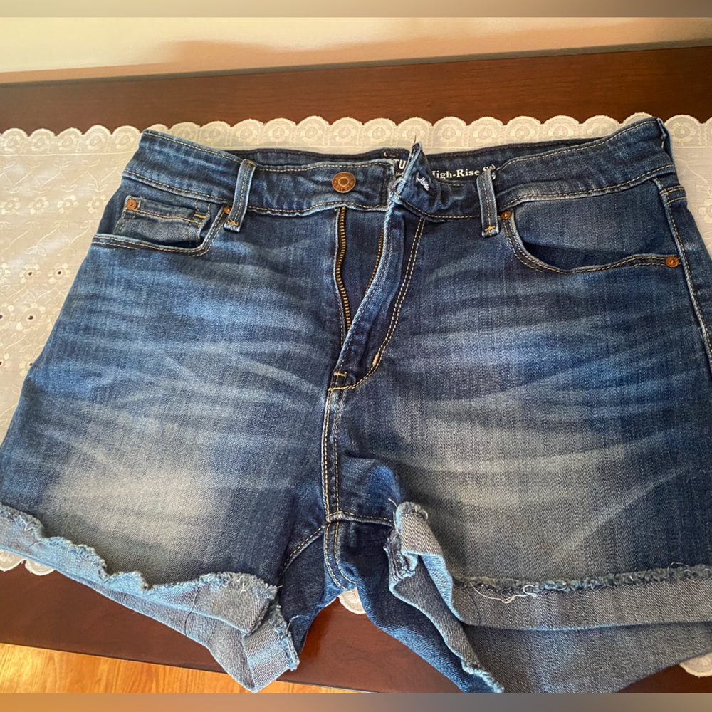 Women's Levi jean shorts